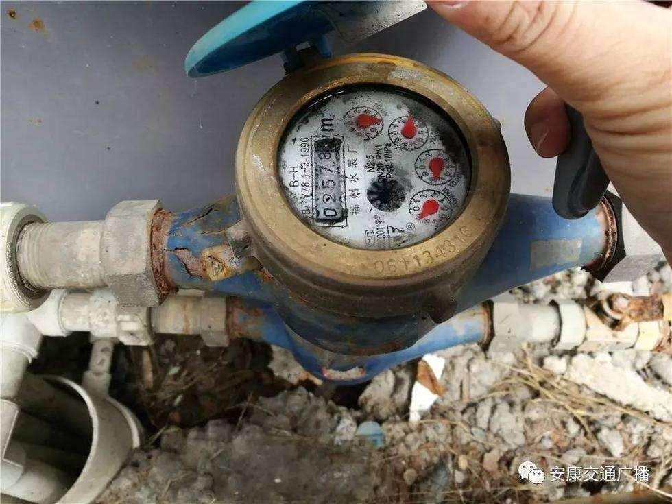 重庆家里水表在不用的时候空转，是漏水吗？